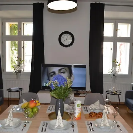Leon Downtown 아파트